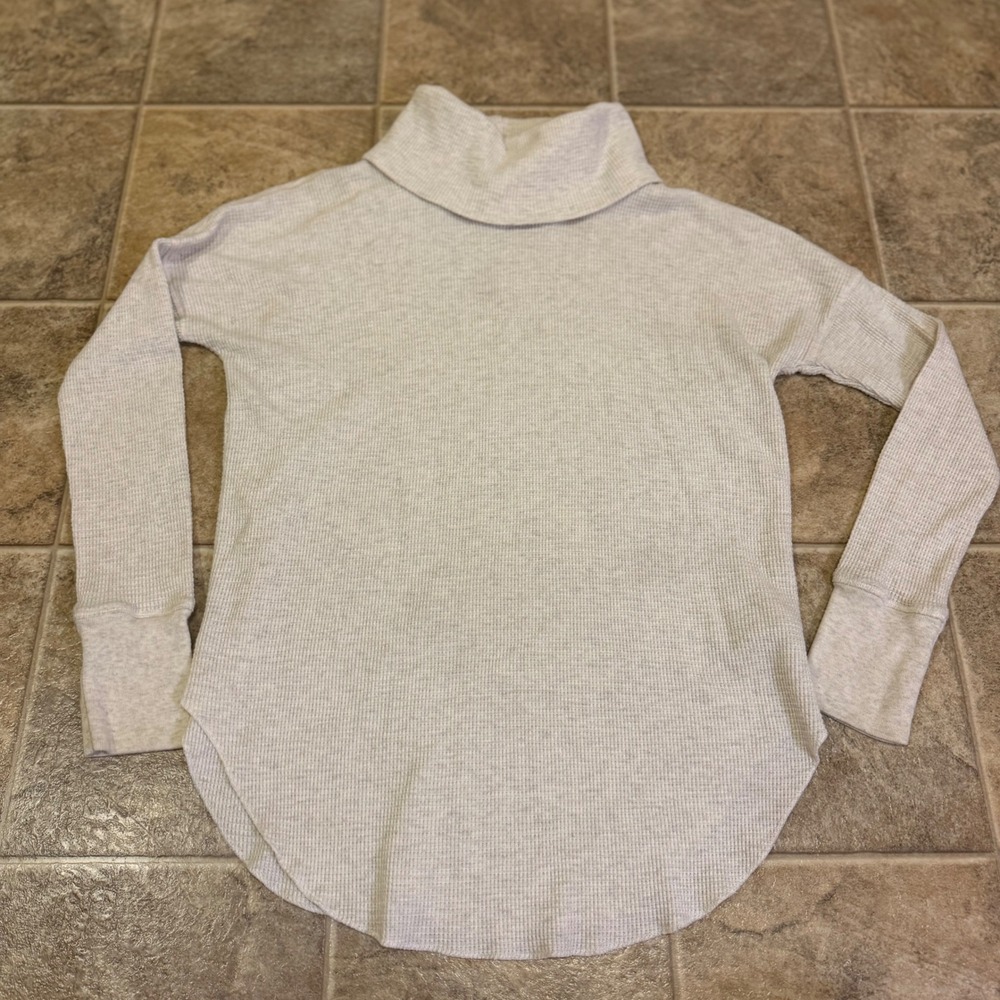 The Group by Babaton Aritzia Cream Waffle Knit Turtleneck Sweater Small Thermal